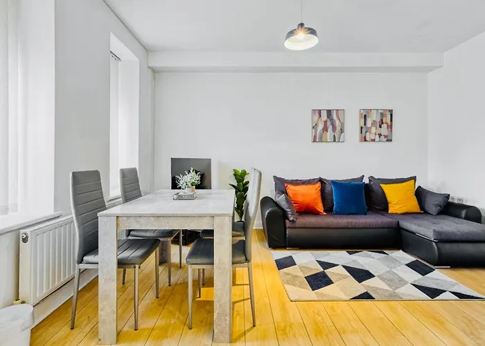Cosy Stay In The Heart Of Downtown With Parking