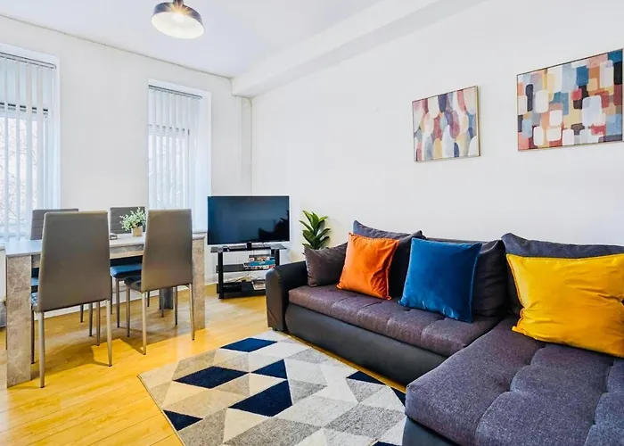 Cosy Stay In The Heart Of Downtown With Parking